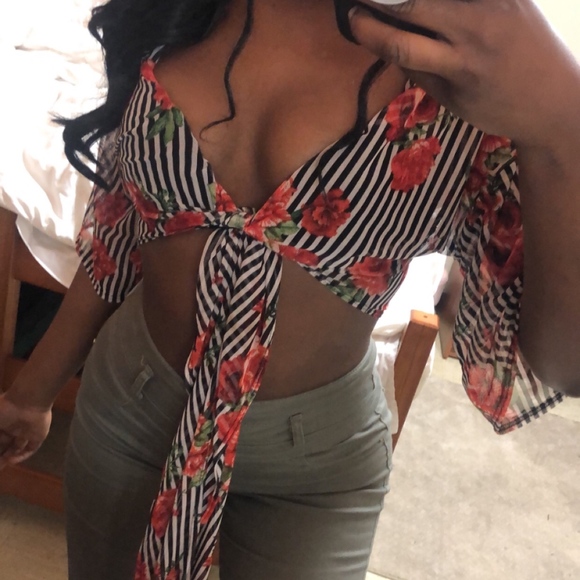 Mesh crop top - Picture 1 of 3